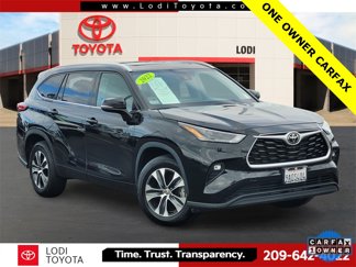 Used 2022 Toyota Highlander XLE image 1