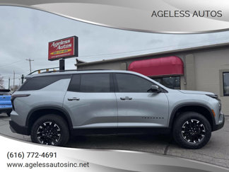 Used 2024 Chevrolet Traverse Z71 image 1