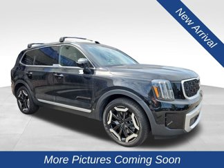 Used 2023 Kia Telluride EX w/ EX Captain's Chair Package image 1