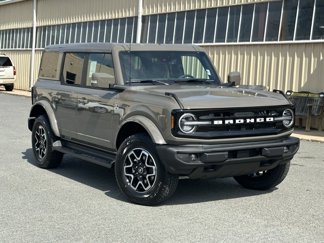 New 2025 Ford Bronco Outer Banks image 1