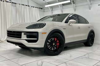 Used 2024 Porsche Cayenne Turbo image 1