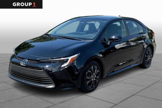 Certified 2025 Toyota Corolla LE image 1