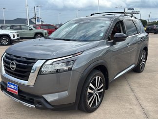 Used 2023 Nissan Pathfinder Platinum image 1