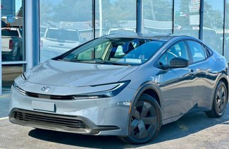 Used 2023 Toyota Prius LE image 1