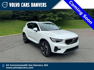 Certified 2025 Volvo XC40 B5 Plus image 1