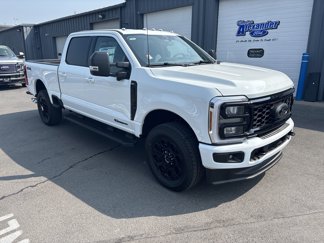 New 2025 Ford F250 4x4 Crew Cab Super Duty image 1