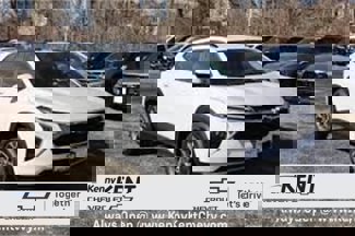 Certified 2024 Chevrolet Trax LT w/ Driver Confidence Package image 1