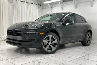Used 2025 Porsche Macan image 1