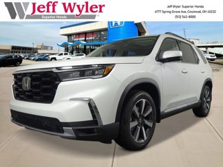New 2025 Honda Pilot Touring image 1