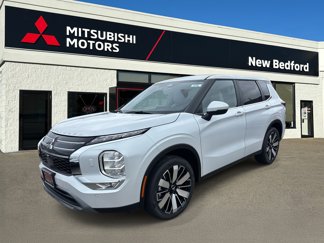 New 2025 Mitsubishi Outlander SE image 1