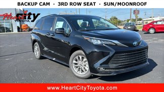 New 2025 Toyota Sienna XLE image 1