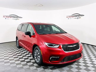 New 2025 Chrysler Pacifica Select image 1