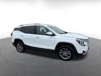 Used 2024 GMC Terrain SLT image 1