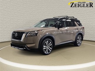 New 2025 Nissan Pathfinder Platinum image 1