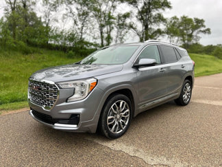 Used 2024 GMC Terrain Denali w/ Denali Premium Package image 1