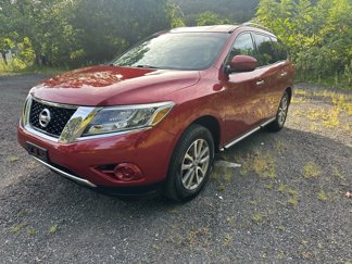 Used 2014 Nissan Pathfinder SV image 1