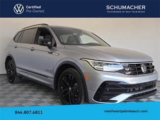 Certified 2022 Volkswagen Tiguan SE R-Line image 1