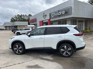 New 2025 Nissan Rogue SL image 1