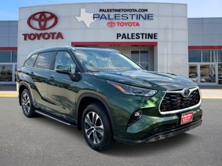 New 2025 Toyota Highlander XLE image 1