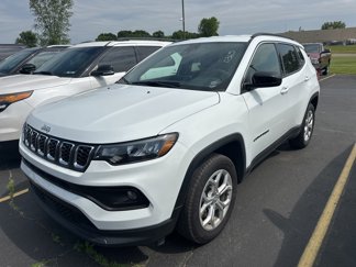 Used 2024 Jeep Compass Latitude image 1