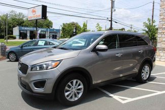 Used 2017 Kia Sorento LX w/ LX Convenience Package image 1