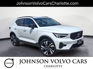 Certified 2025 Volvo XC40 B5 Plus image 1