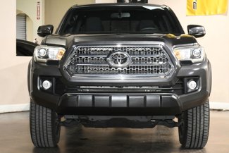 Used 2017 Toyota Tacoma TRD Off-Road image 1