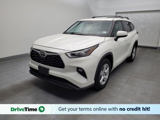 Used 2020 Toyota Highlander LE image 1