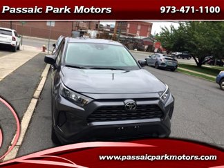 Used 2022 Toyota RAV4 LE image 1