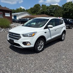 Used 2017 Ford Escape SE image 1