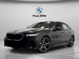 New 2026 BMW 550e xDrive image 1