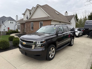 Used 2017 Chevrolet Suburban LT image 1