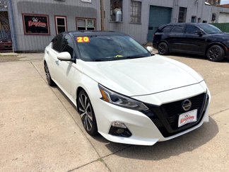 Used 2020 Nissan Altima 2.0 Platinum image 1