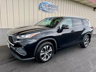 Used 2020 Toyota Highlander XLE image 1
