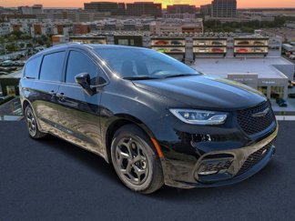 New 2025 Chrysler Pacifica Premium image 1