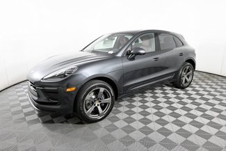 Used 2025 Porsche Macan image 1