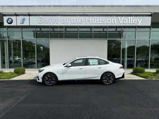 New 2025 BMW i5 xDrive40 w/ M Sport Package image 1