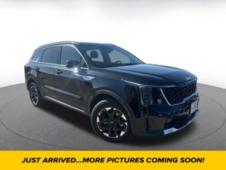 Used 2024 Kia Sorento S image 1