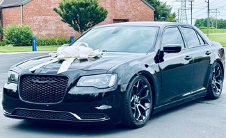 Used 2019 Chrysler 300 Touring w/ Sport Appearance Package image 1