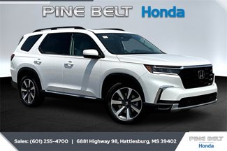 New 2025 Honda Pilot Touring image 1