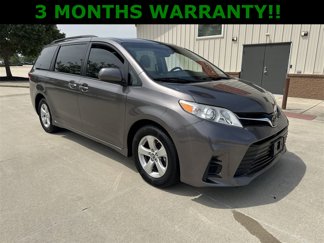 Used 2020 Toyota Sienna LE image 1