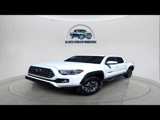Used 2022 Toyota Tacoma TRD Off-Road image 1