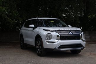 New 2025 Mitsubishi Outlander SE image 1