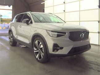 Certified 2025 Volvo XC40 B5 Plus image 1