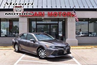 Used 2020 Toyota Camry LE image 1