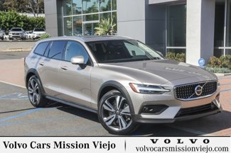 Certified 2025 Volvo V60 B5 Cross Country Plus w/ Protection Package Premier image 1