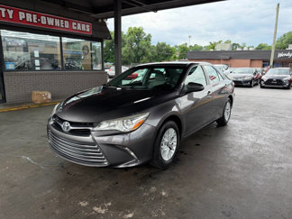 Used 2017 Toyota Camry LE image 1