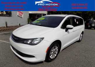 Used 2021 Chrysler Voyager Lxi image 1