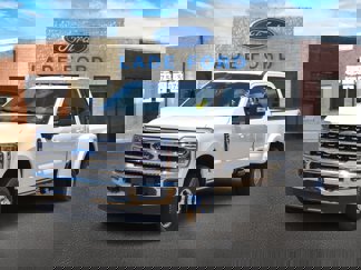 New 2025 Ford F350 4x4 Crew Cab DRW Super Duty image 1