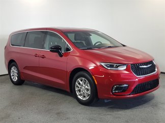 New 2026 Chrysler Pacifica Select image 1